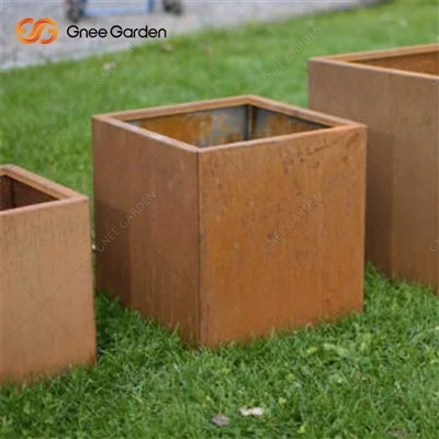 Venkovní nerezový květináč z Corten Steel