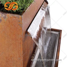 Vodní funkce Corten Steel Sphere