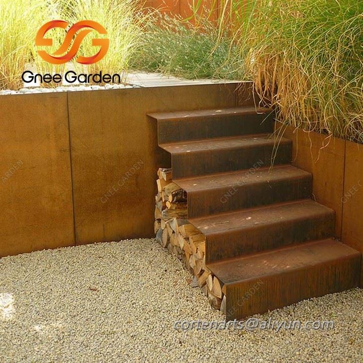 Steel outdoor stair treads