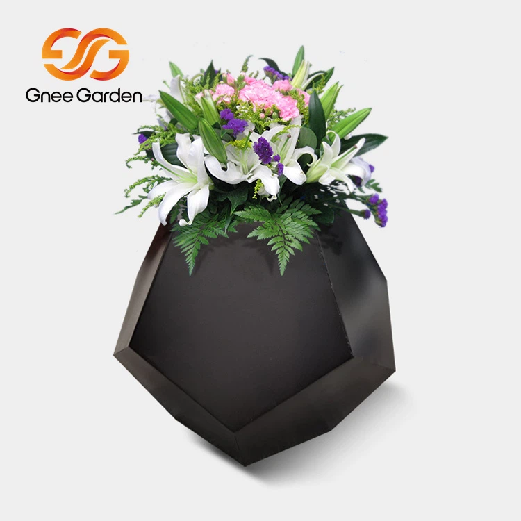 Velké květináče z Corten oceli