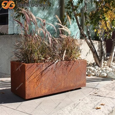 Moderní pěstitelé pro současné nádvoří